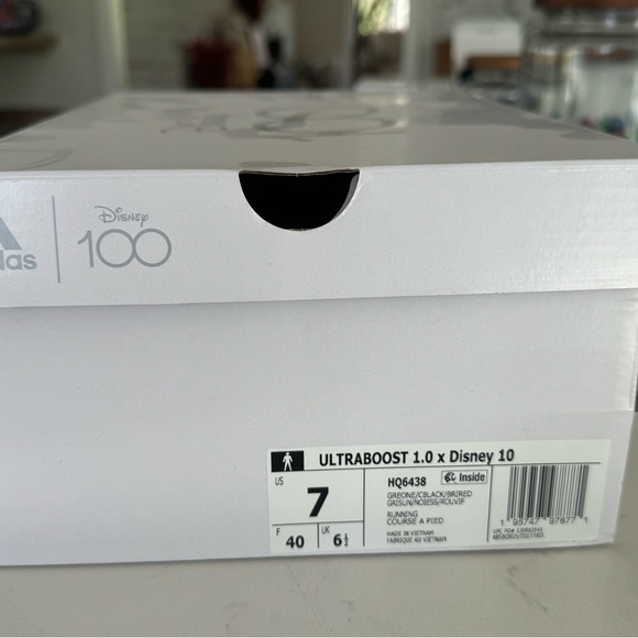 Adidas Ultraboost 1.0 x Disney 10 - Picture 4 of 5